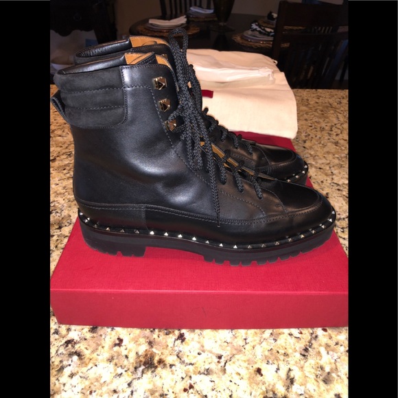 VALENTINO GARAVANI SOUL ROCKSTUD COMBAT BOOT $999 - Picture 4 of 8